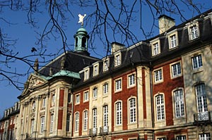 Datei:Schloss3 mittel.jpg