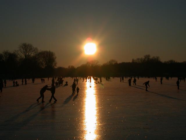 Datei:2006 01 29 Muenster Aasee zugefrohren.jpg