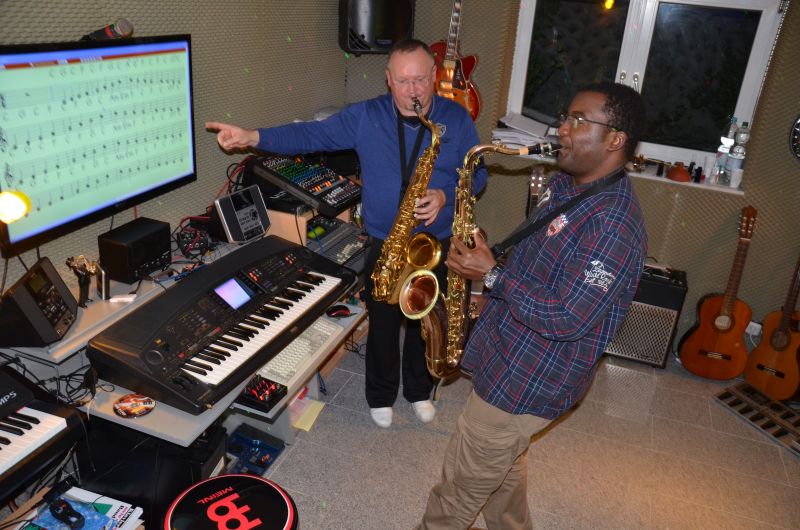 Datei:Saxophonunterricht Muenster Saxophonist und Saxophonlehrer Jan Gryz.JPG